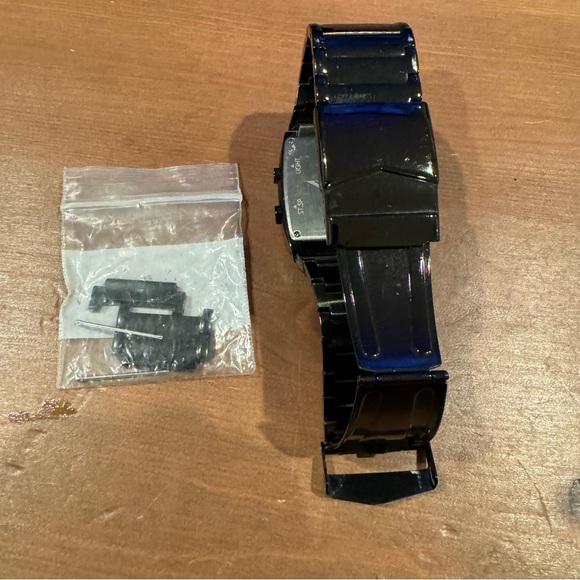 Vestal Watch / Lightly Used - Picture 4 of 4